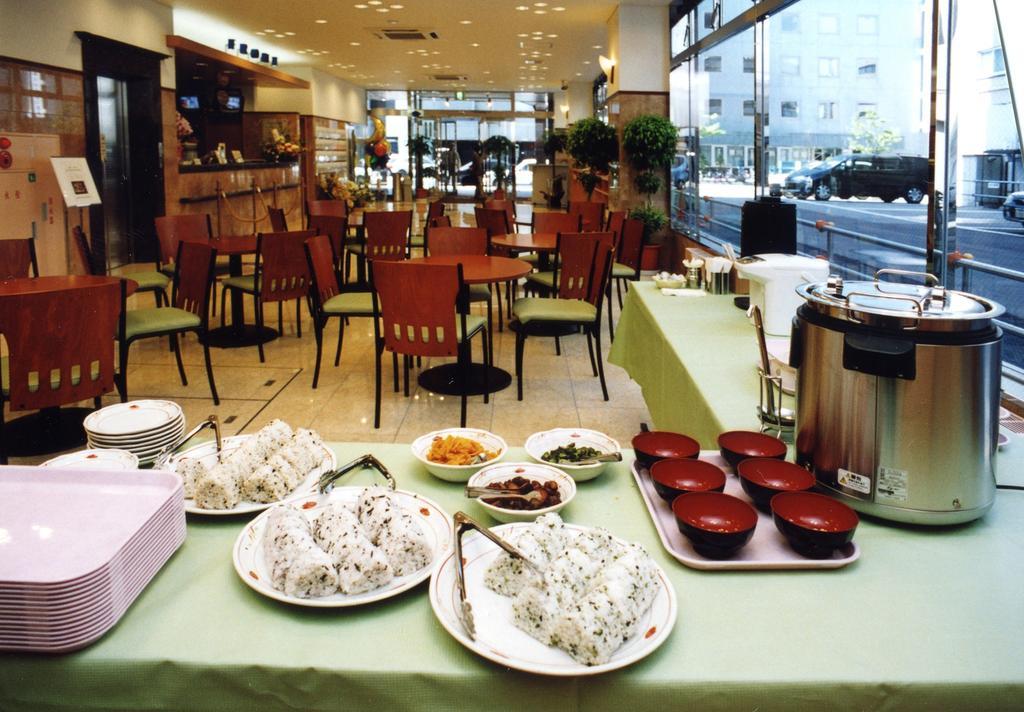 Toyoko Inn Hokkaido Asahikawa Ekimae Ichijo Dori Ngoại thất bức ảnh